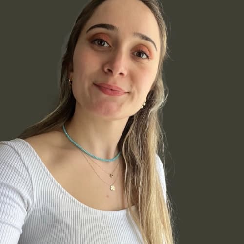Fzt. Hazal Cenik Profil Fotoğrafı
