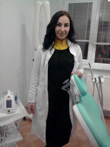 Dt. Tuba Uluneke Uygun Profil Fotoğrafı