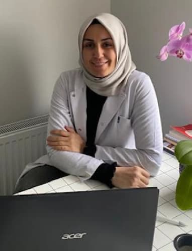 Dr. Nilüfer Özbayrak Açıkgöz Profil Fotoğrafı