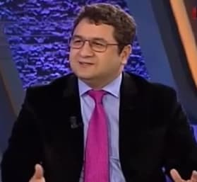 Prof. Dr. Ulun Uluğ Profil Fotoğrafı