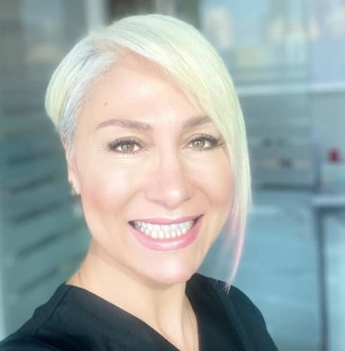 Dt. Hakikat Öztürkcan Profil Fotoğrafı
