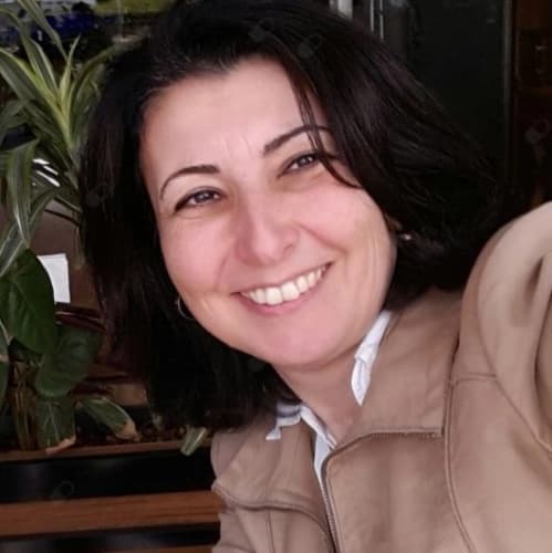 Dr. Dt. Yeşim Tüfekçi Hemiş Profil Fotoğrafı