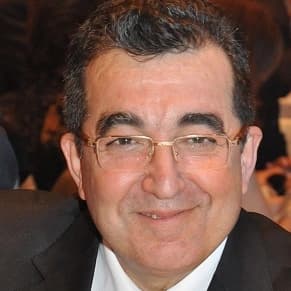 Uzm. Dr. Sırrı Akalın Profil Fotoğrafı