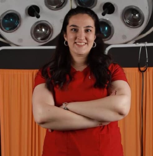 Dt. Aşina Uncuoğlu Profil Fotoğrafı