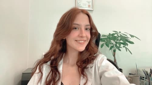 Fzt. Ecenur Demir Profil Fotoğrafı