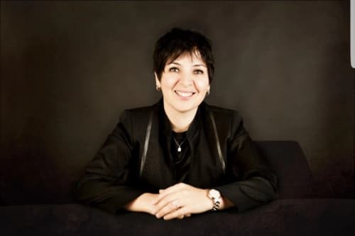 Op. Dr. Aylin Aker Ayrım Profil Fotoğrafı