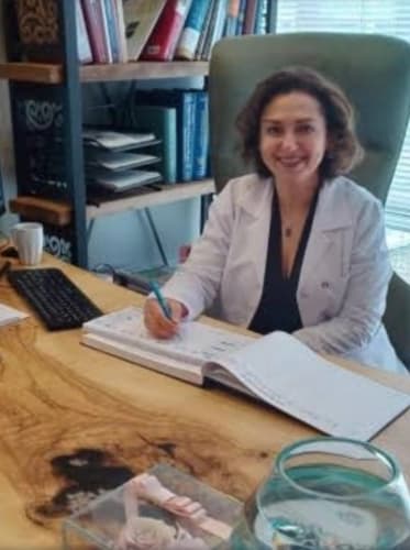 Op. Dr. Burcu Özmen Demirkaya Profil Fotoğrafı