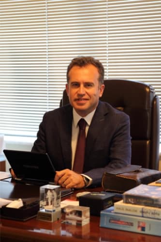 Prof. Dr. Suat Hayri Uğurbaş Profil Fotoğrafı