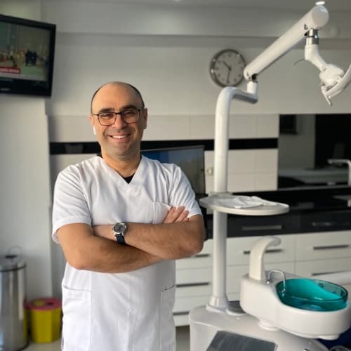 Dt. Cüneyt Postacı Profil Fotoğrafı