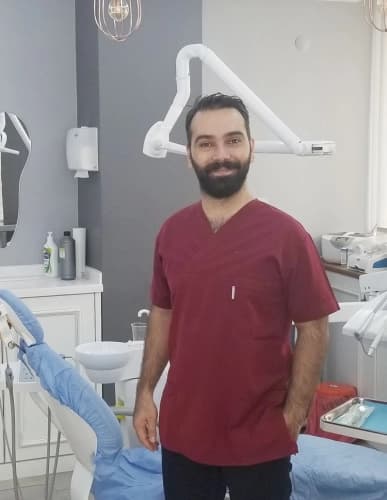 Uzm. Dr. Dt. Uygar Bakşi Profil Fotoğrafı