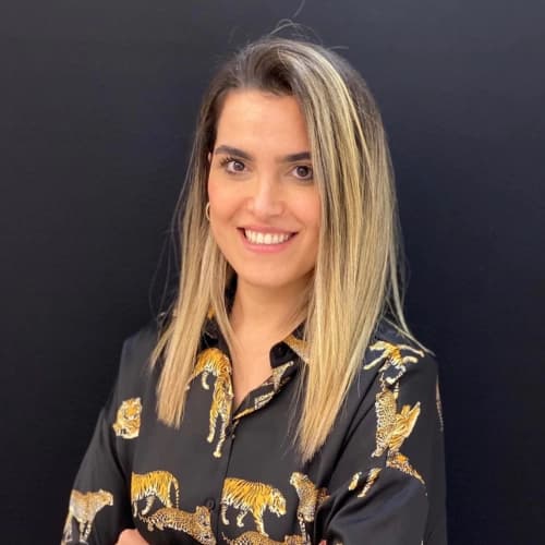 Dr. Dt. Emel ENGİN ÇAKIROĞLU Profil Fotoğrafı