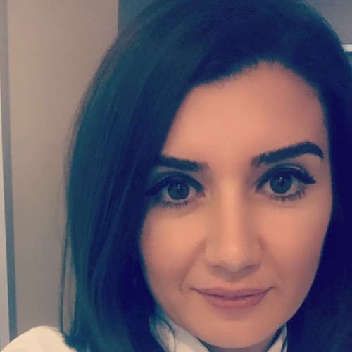 Uzm. Dr. Dt. Hayal Akbulut Profil Fotoğrafı