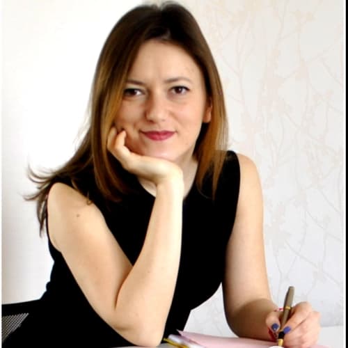 Dil ve Konuşma Terapisti Neşe Öztürk
