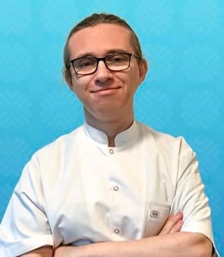 Uzm. Dr. Kenan Yeşilel