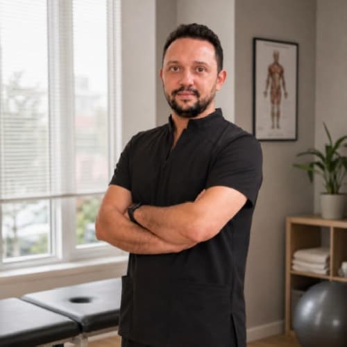 Fzt. Burak Özavcı