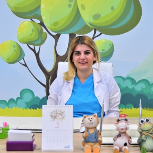 Uzm. Dr. Dt. Zeycan İrem Pişkinöz Profil Fotoğrafı