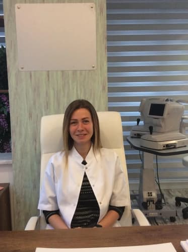 Op. Dr. Esra Aydın Profil Fotoğrafı