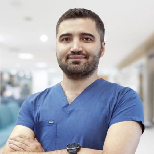 Uzm. Dr. İbrahim Taka Profil Fotoğrafı