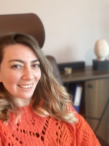 Psk. Nur Banu Öz Profil Fotoğrafı