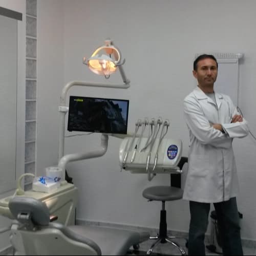 Dt. Ayhan Işık Profil Fotoğrafı