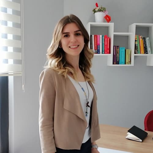 Klinik Psikolog Ayşegül Namdar Tekneci Profil Fotoğrafı