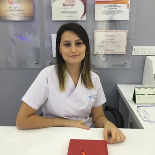 Dt. DENİZ İnce Profil Fotoğrafı
