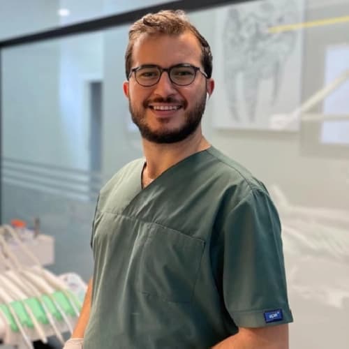 Dt. Emre Özkaya