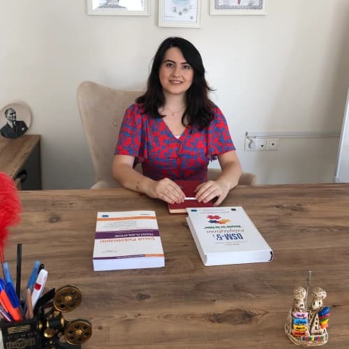 Klinik Psikolog Esin Akpınar Profil Fotoğrafı