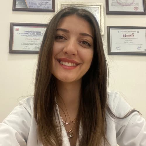Dt. İrem Tüter Şahin Profil Fotoğrafı