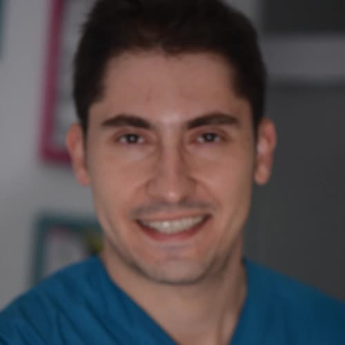 Uzm. Dr. Dt. Esat BAŞOL