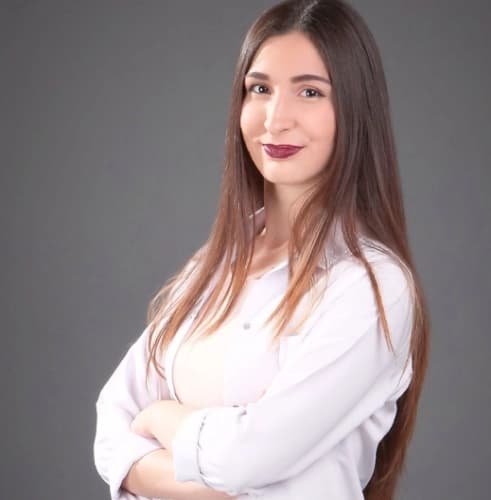 Dt. Ece Ergökten Profil Fotoğrafı