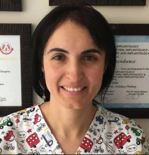 Dr. Dt. Funda Yüksel Profil Fotoğrafı