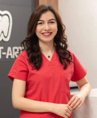 Dt. Ece Güner Profil Fotoğrafı