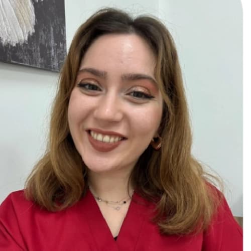 Dt. Öznur Taşkın Profil Fotoğrafı
