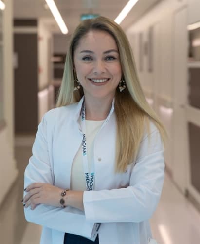 Op. Dr. Esra Yalım Profil Fotoğrafı