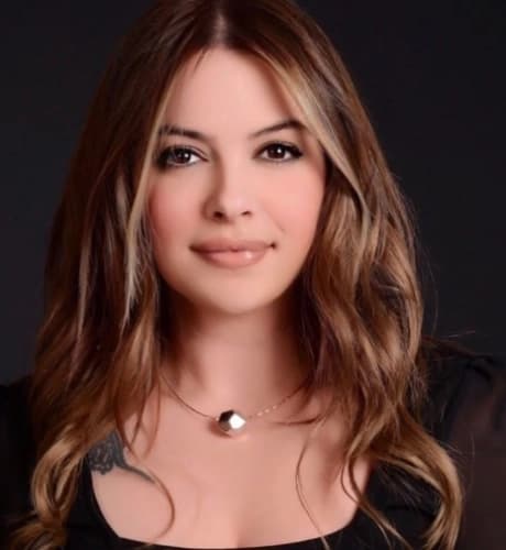 Klinik Psikolog Burcu Çağlayan Profil Fotoğrafı