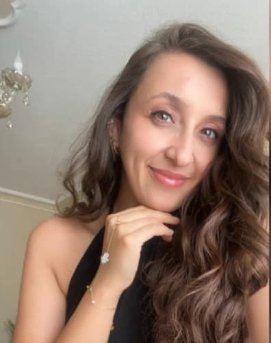 Dt. Özlem Karaköse