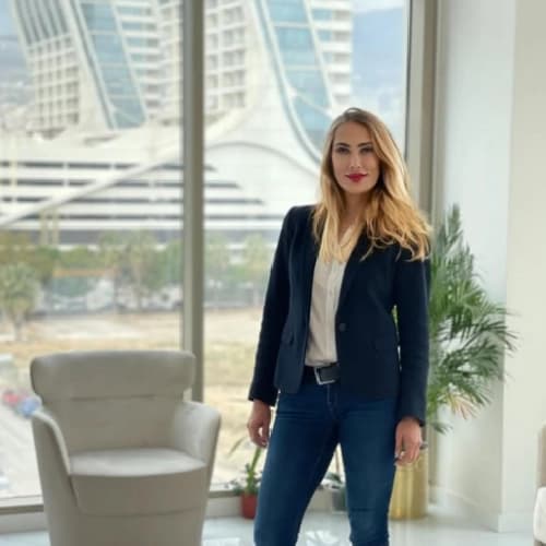 Op. Dr. Elif Yılmaz Profil Fotoğrafı