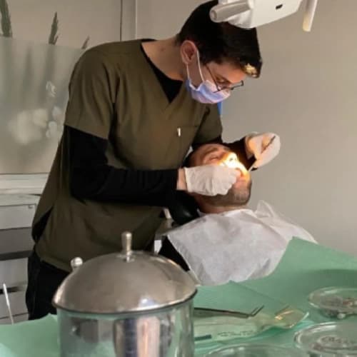 Dt. Arif Emre Rüzgar