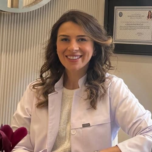 Dr. Dt. Gizem Ömeroğlu Demir Profil Fotoğrafı