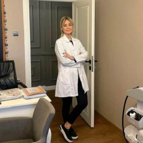 Klinik Psikolog Nur Deniz Türk Profil Fotoğrafı