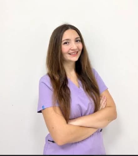 Dt. Burcu Karakuş Profil Fotoğrafı