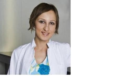 Dt. Şale Özbalat Sert Profil Fotoğrafı