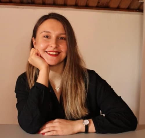 Dil ve Konuşma Terapisti Merve Öğülmüş Profil Fotoğrafı