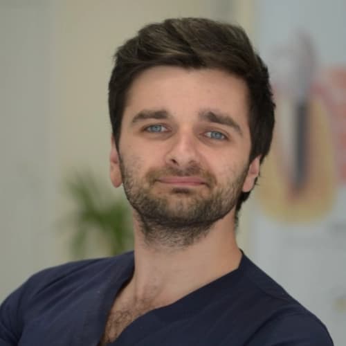 Dr. Dt. Burak Öztürk Profil Fotoğrafı