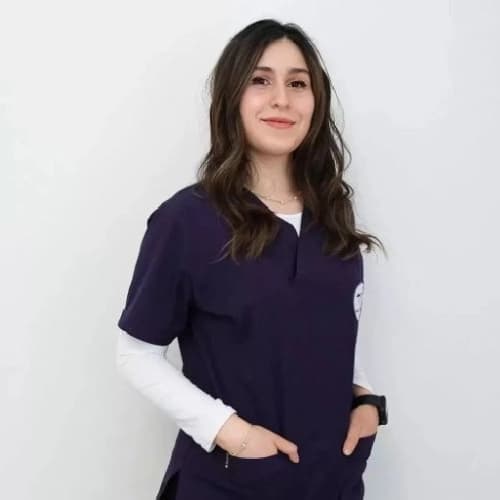 Dt. Gül Tuğba Kadıoğlu Profil Fotoğrafı