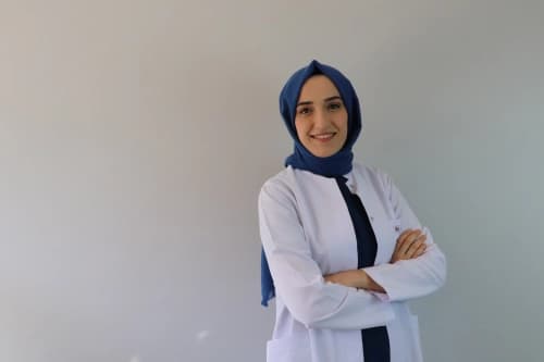 Dt. Elif Kazak Profil Fotoğrafı