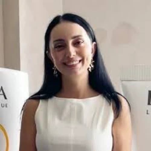 Uzm. Dr. Burcu Yeşilkaya Profil Fotoğrafı