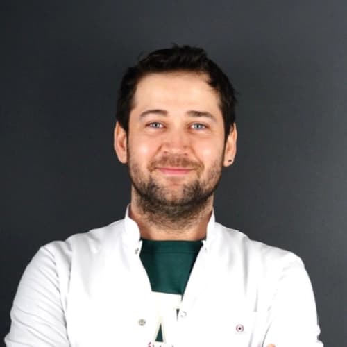 Dt. Özgün Öztürk