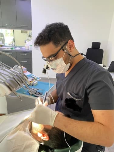 Dt. Ahmet Kıvanç Göldağ